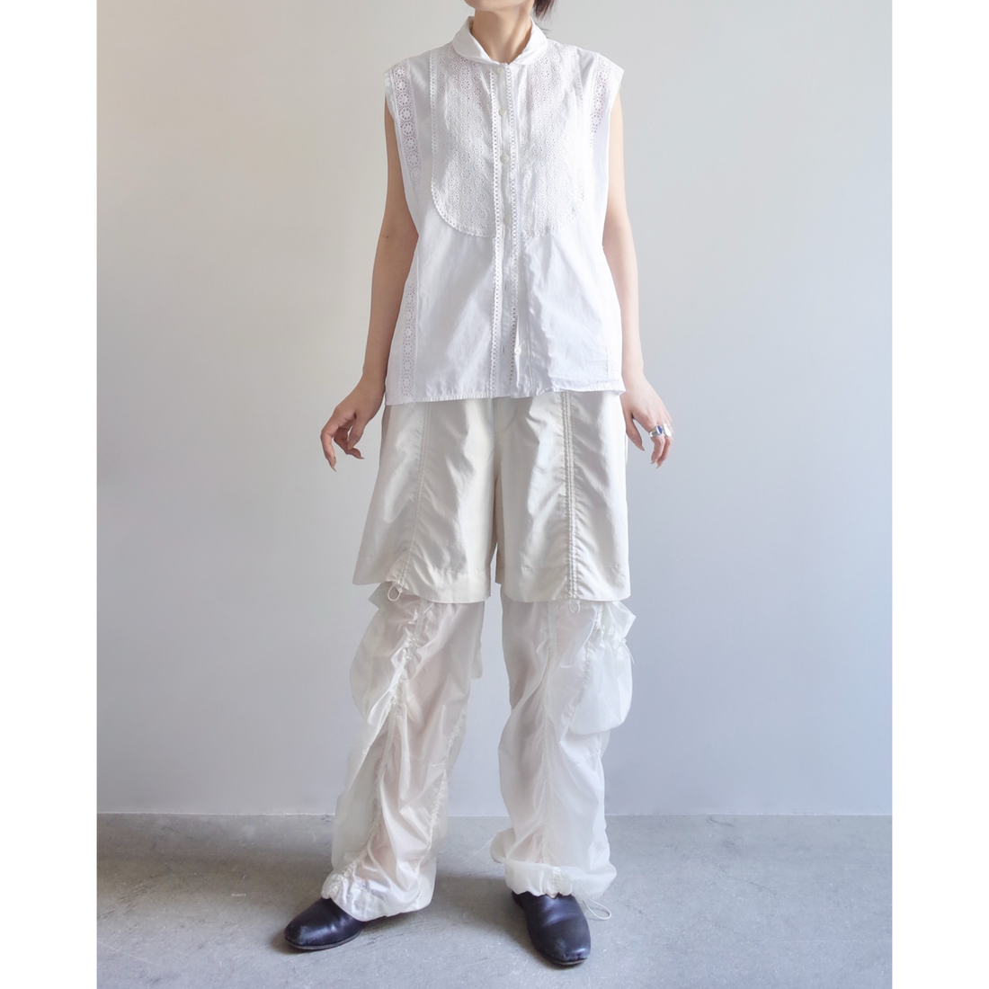 Used / SLEEVELESS LACE SHIRT