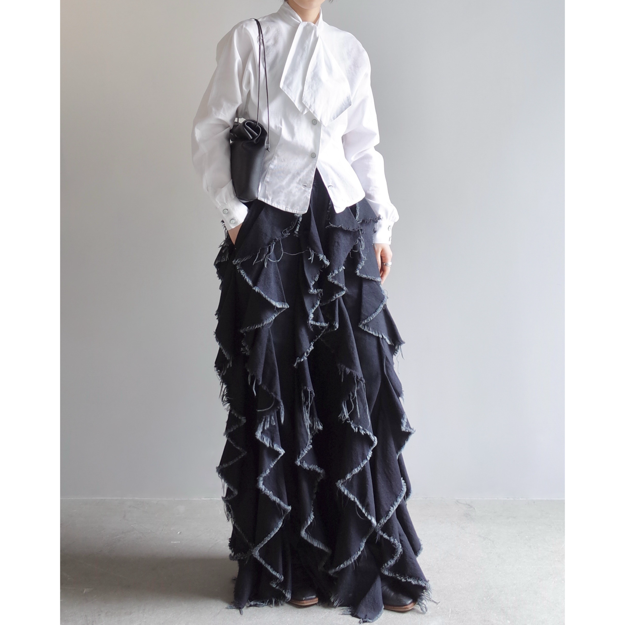Used / Weekend Max Mara BOW TIE SHIRT