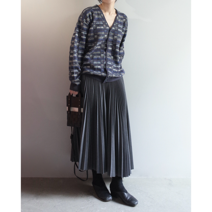 Used / VNECK CARDIGAN